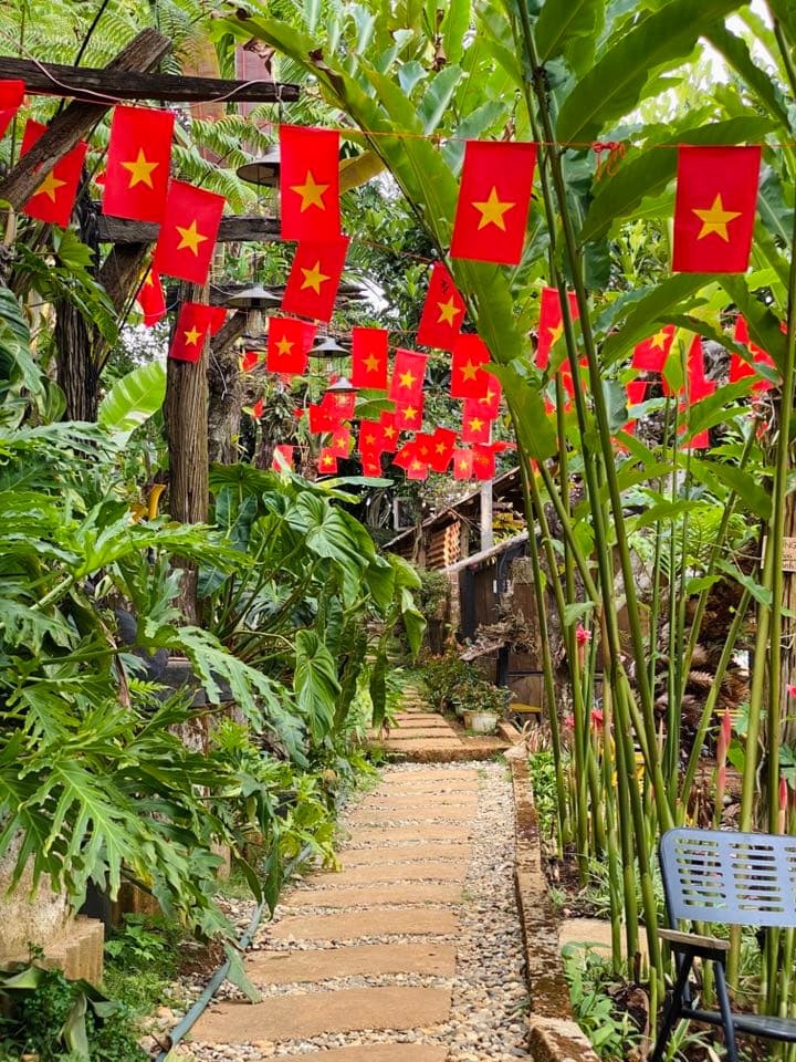Đường Lát Đá Cờ Đỏ & Hàng Dong Riềng