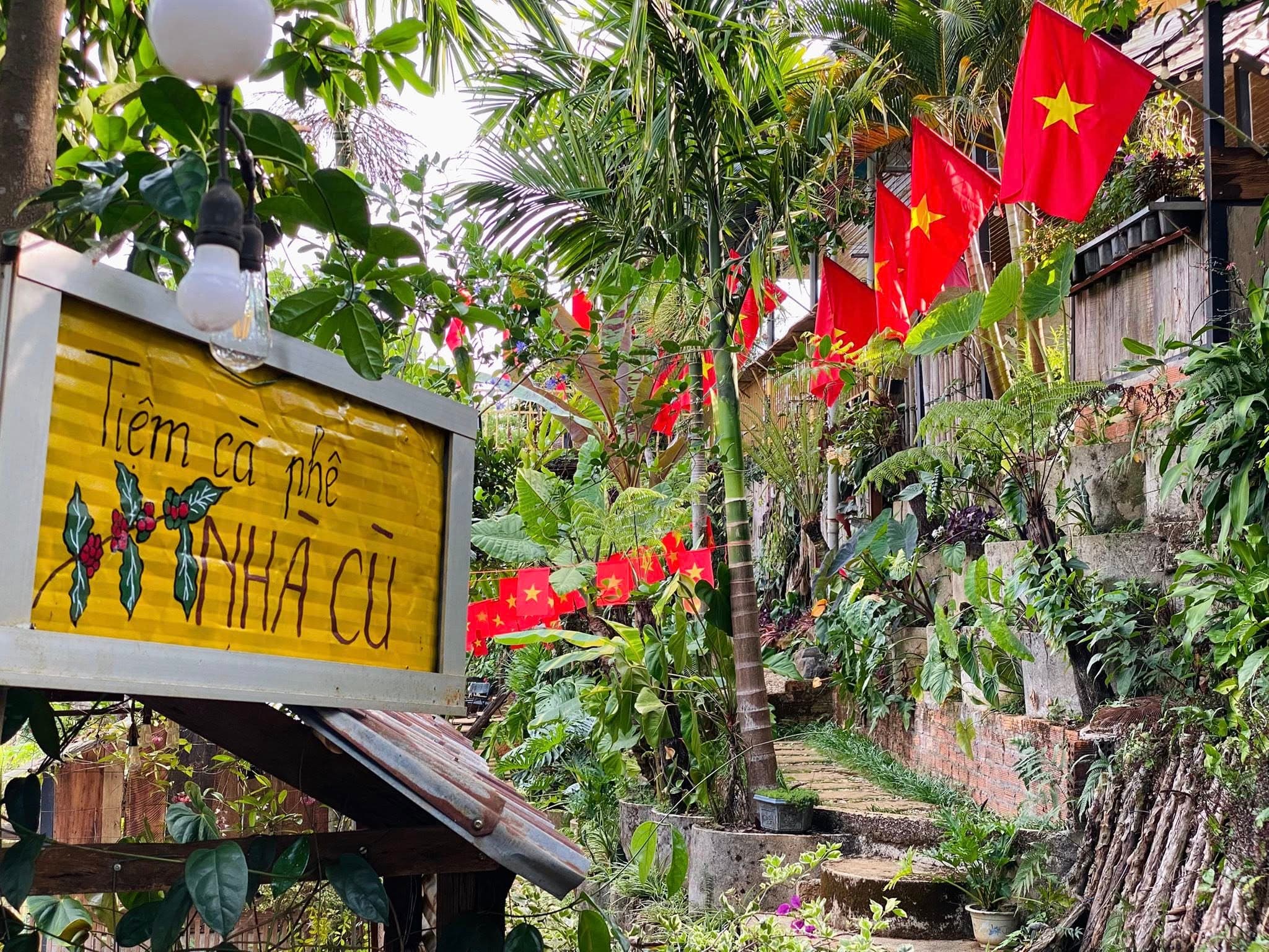 Biển Hiệu Vàng Tiệm Cà Phê Nhà Cù